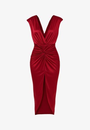 Abito midi in satin rosso senza maniche, con scollo a V profondo, dettaglio a nodo torcigliato in vita e gonna con spacco frontale.