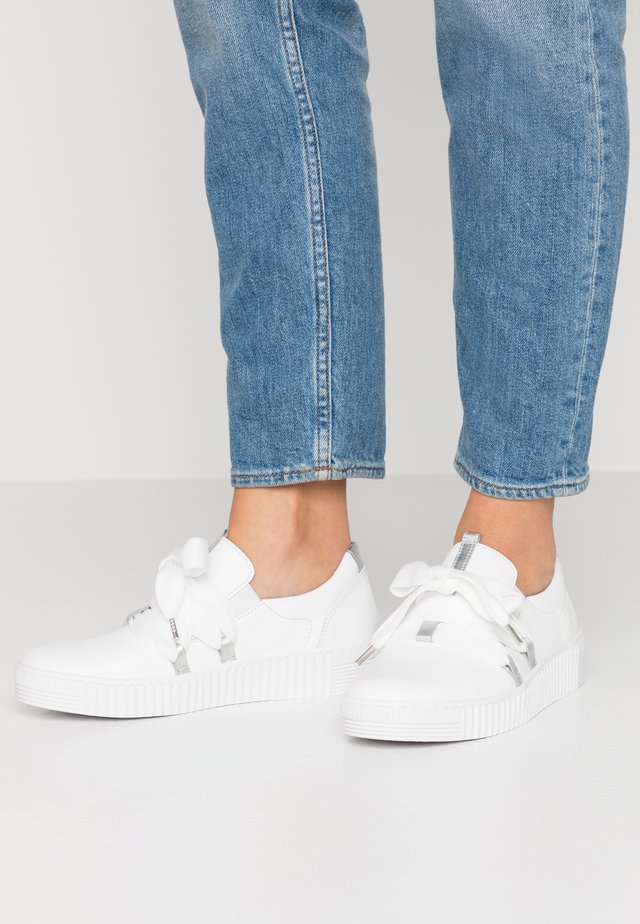 Sneaker low - weiss/silber