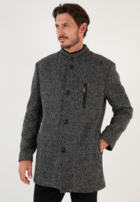 Krátky kabát - mottled black
