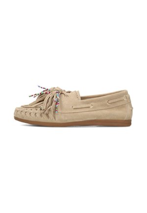 Mocassino in camoscio beige con dettagli intrecciati, nappine con perline multicolore e suola piatta in gomma marrone.