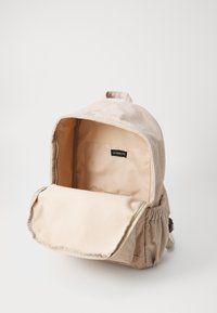 Thumbnail Image 5