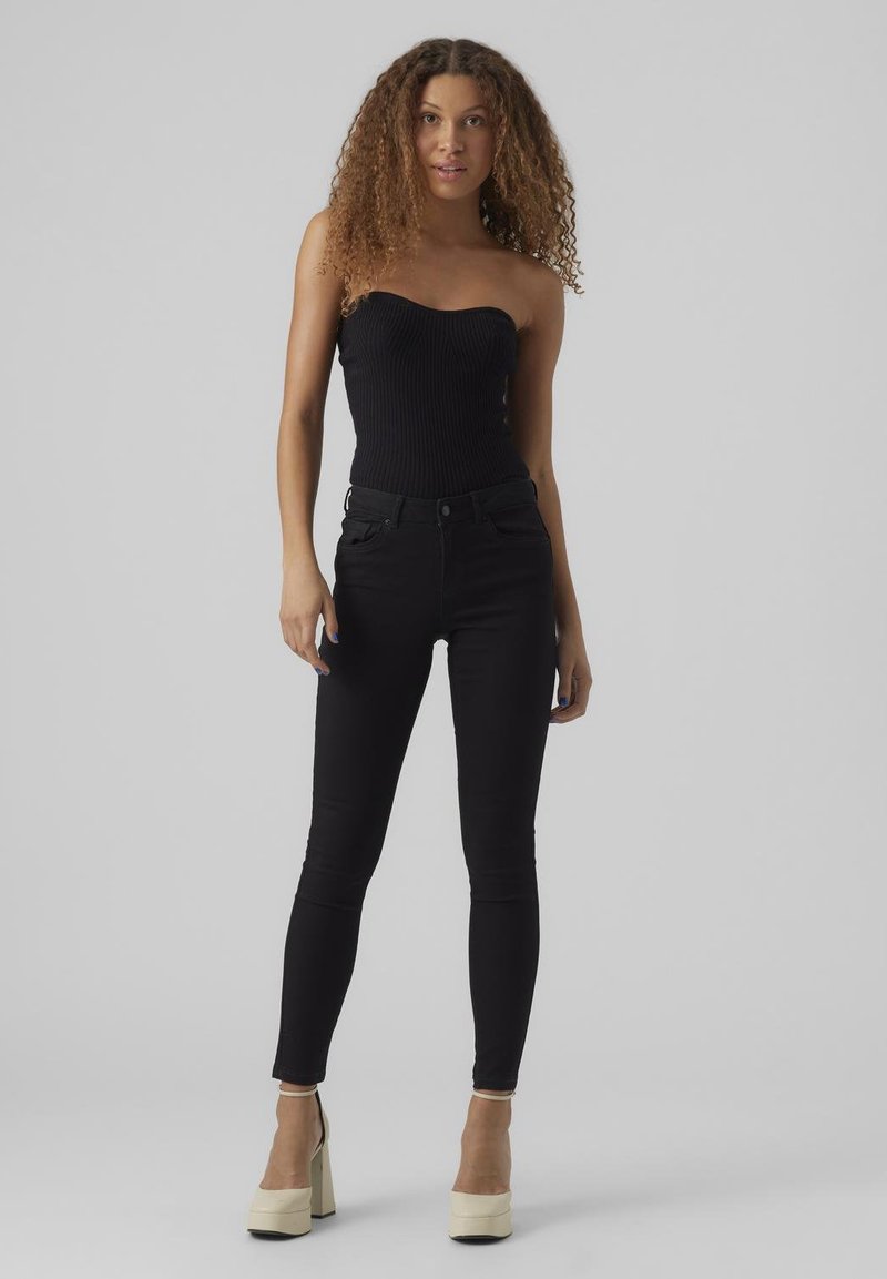 Vero Moda Petite Jeans Skinny Fit zwart