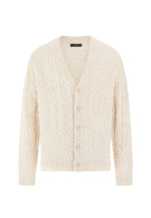 Crème-kleurige gebreide cardigan met gemengde kabel- en textuurpatronen, knoopsluiting aan de voorkant, lange mouwen en ribboorden aan de mouwen en onderkant.