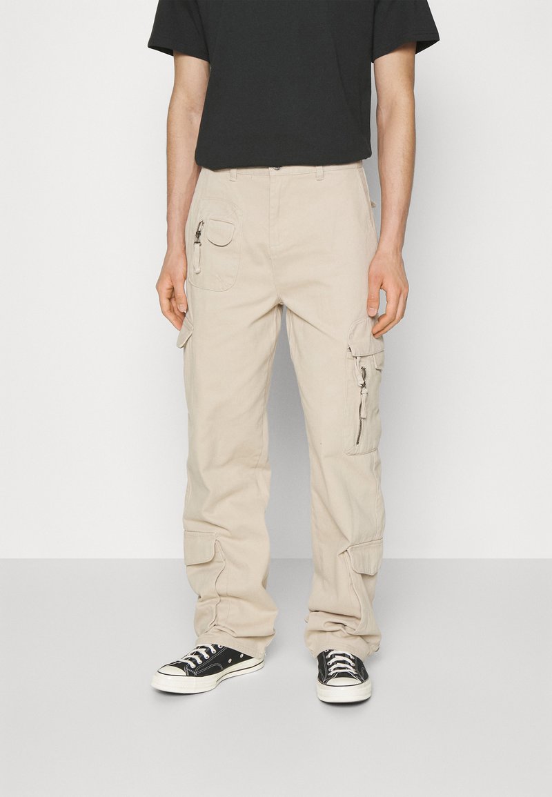 LOW LIGHTS STUDIOS® CARGO PANTS UNISEX Cargohose beige Zalando.at