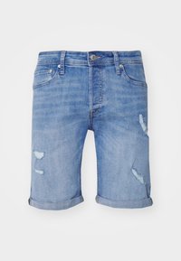 Světle modré džínsové kraťasy s bledým umytím, s ohrnutými manžetami a s roztrženými částmi na přední straně. Pět záplatový design s kovovým knoflíkem.