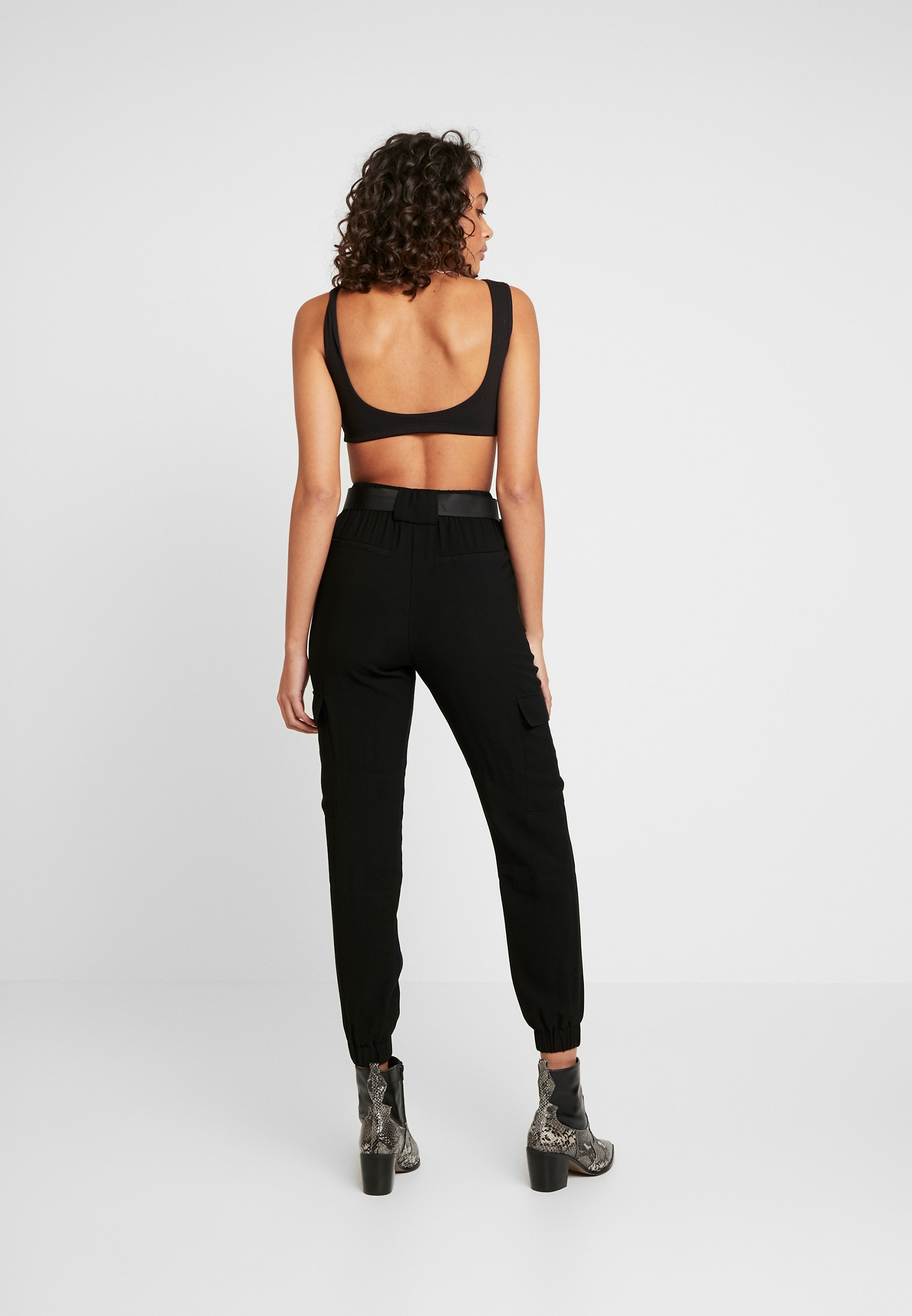 Femme OBJMESA CARGO PANT - Pantalon classique Femme OBJMESA CARGO PANT - Pantalon classique