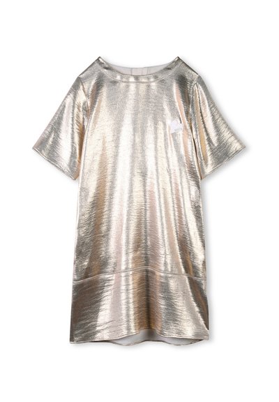 Metallic silver short-sleeve dress made of reflective fabric. Features a round neckline and a small logo on the chest. Smooth texture.