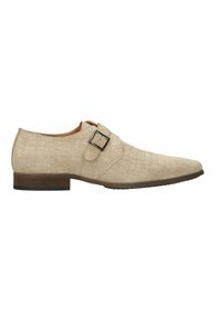 Beige suède schoen met een krokodillenstructuur, spitse neus en een zijgespeld accent. Heeft een lage bruine houten hak en een rubberen zool.