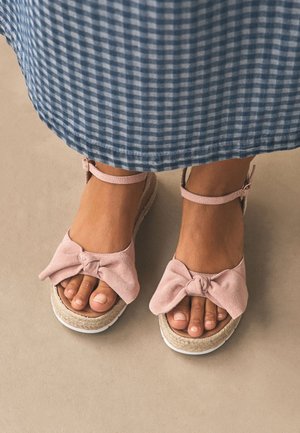 Next REGULAR FIT - FOREVER COMFORT - Espandrilky - nude