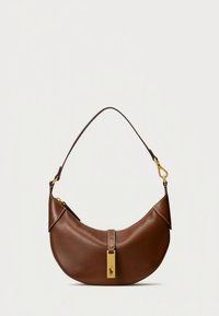 Ruskea nahkainen olkalaukku, jossa on kaareva muotoilu, kullanväriset metalliosat ja etuosassa logotunniste. Sileä pinta, jossa kontrastiva ompelu.