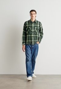 Thumbnail Image 2