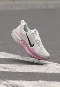 Ikke valgt, white/black-bleached lilac-lt magenta-mtlc silver