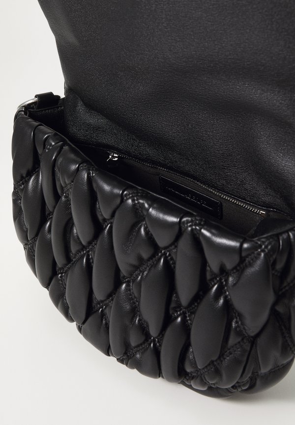 SIGNATURE KUILT - Handbag4