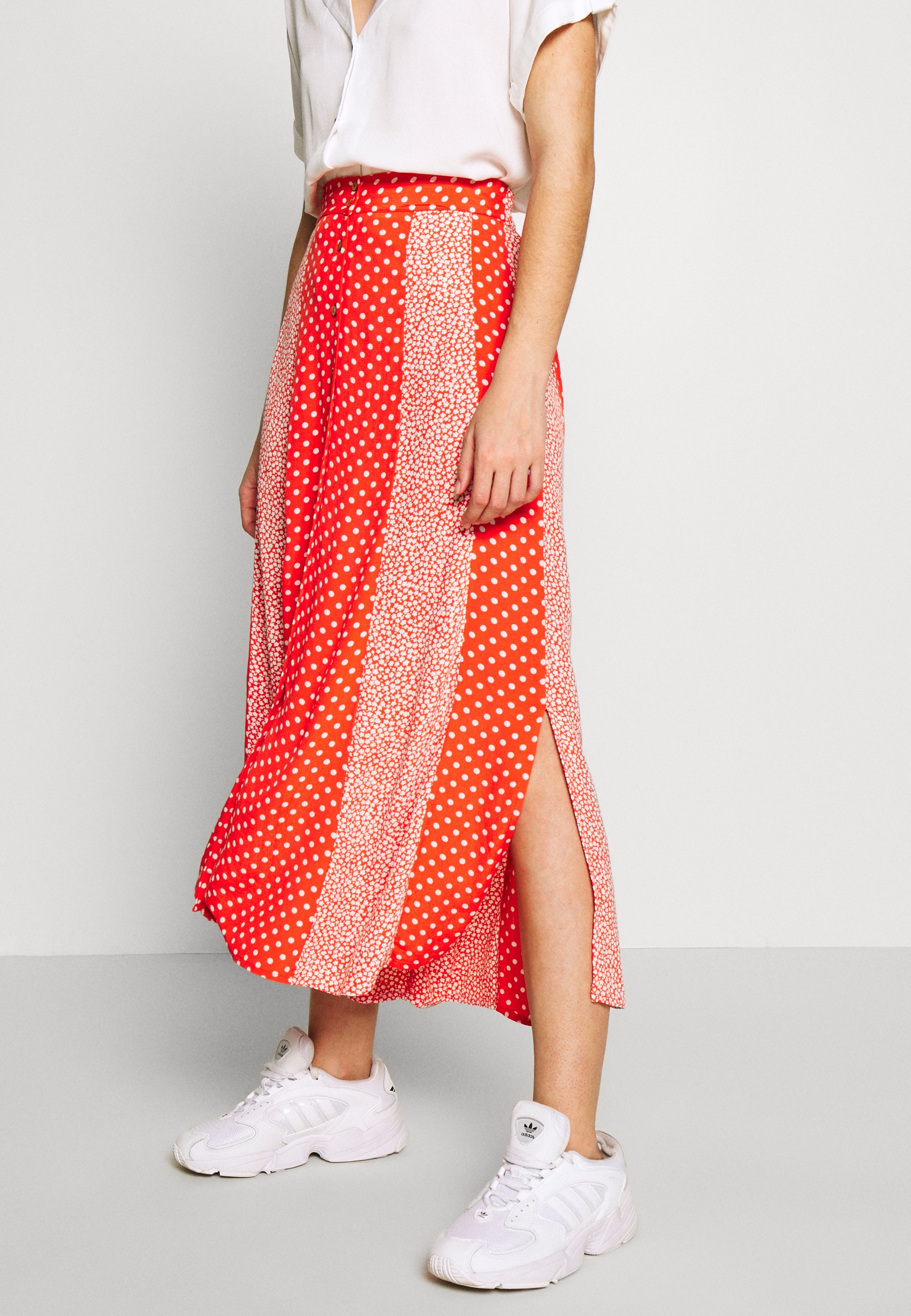 YAS YASTIARA LONG SKIRT Maxiskjørt tigerlily Zalando.no Gebe SKIRT BREEZE - Maxiskjørt - white/red