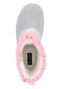 Graue wasserdichte Stiefel mit pinkem Textilkragen und Zugband. Weiße, flauschige Innenauskleidung, strukturierte Gummi-Sohle und Markenlabel innen.