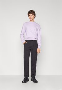 KARL LAGERFELD PANTS - Treningo apatinė dalis - black