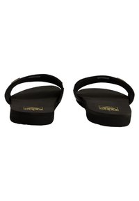 Zwarte flip-flops met een gestructureerde voetbed, featuring een eenvoudig bandontwerp. De zolen zijn plat met lichte demping en een logo-detail.