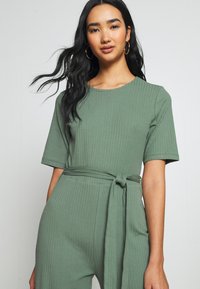 Even&Odd STRAIGHT LEG - Macacão - khaki