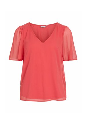 Blouse rose corail à manches courtes avec col en V et tissu fluide semi-transparent, manches bouffantes.