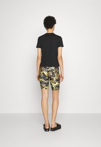 Versace Jeans Couture ORGANIC - T-shirt med print - black/gold