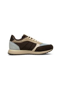 Sportliche Schuhe aus einer Mischung von braunen, beigen und hellblauen Materialien, mit Einsätzen aus Mesh und Wildleder, runder Zehenpartie und strukturierten Akzenten.