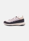 VOYAGER 21 TRAVEL - Outdoorschoenen - putty mauve/silver dawn/amber tint