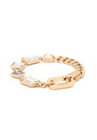 Bracelet en chaîne dorée avec des pierres claires rectangulaires et taillées en diamant, des accents métalliques texturés et une fermeture à cliquet sécurisée.