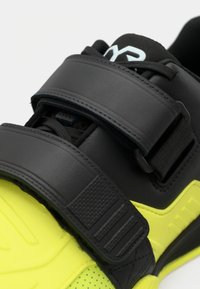 TYR L2 LIFTER UNISEX - Træningssko - black/fi yellow