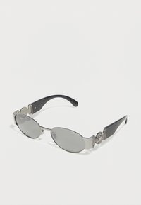 Neselectat, gunmetal