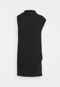 Svart ärmlös klänning med hög hals, draperad design och mjukt tyg. Har försiktiga veck och en slät, minimalistisk siluett.