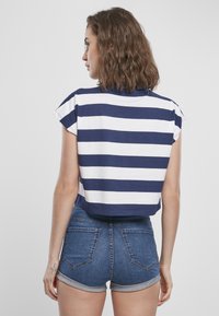 Urban Classics STRIPE - Marškinėliai su spaudiniu - darkblue/white