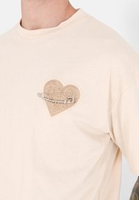 Sixth June HEART - T-shirts basic - light beige