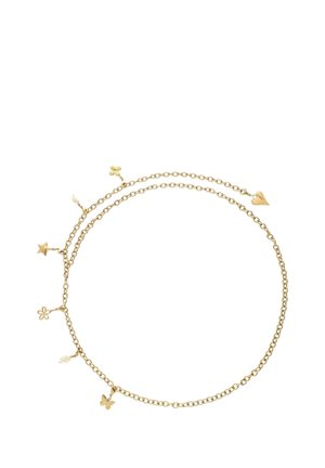 Delicado brazalete de cadena de oro con colgantes que incluyen un corazón, estrella, flor, mariposa, trébol y pequeñas perlas.