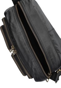 Núnoo Handtas - black gold