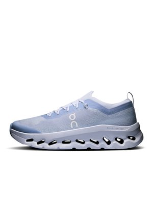 - Sneakersy niskie