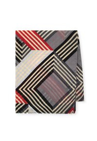 Sciarpa rettangolare con motivi geometrici in sfumature di grigio, rosso e crema, con strisce diagonali e bordi sfrangiati.