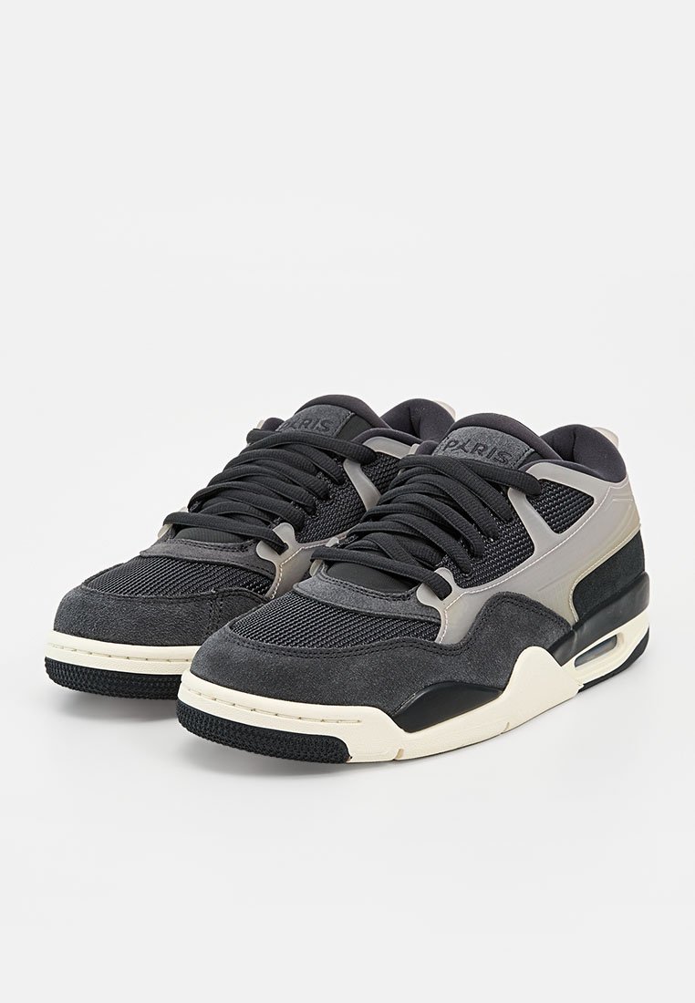 AIR JORDAN 4 RM
