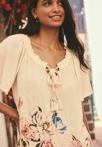 Next REGULAR FIT - SHORT SLEEVE BARDOT  - Blůza - cream floral placement print
