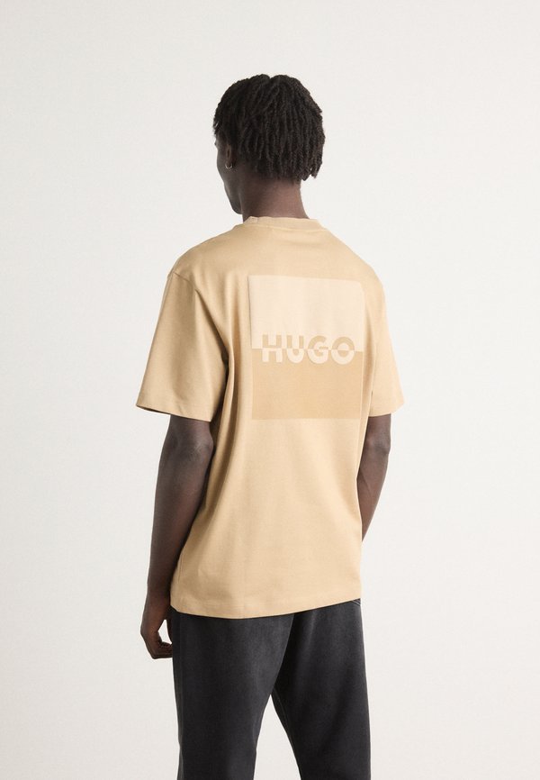 DUSPLITO - Print T-shirt - medium beige