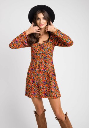 BESOS - Sukienka etui