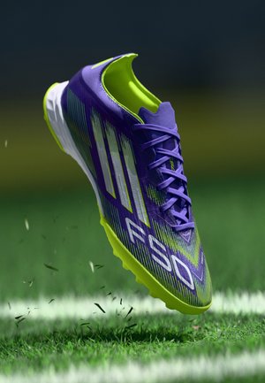 F50 PRO TF - Chaussures de foot multicrampons - purple rush/footwear white/lucid lemon