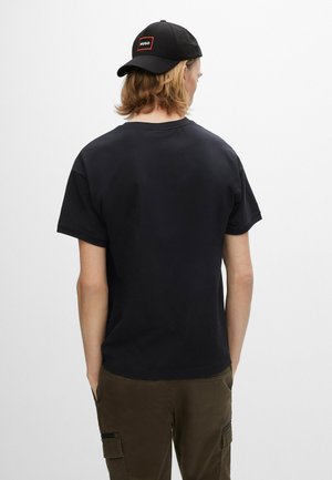 Pet - black one