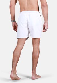MOROTAI Uimashortsit - weiß