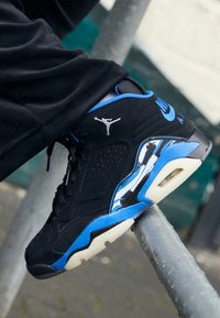 Unselected, black/white/varsity royal/muslin/iron grey