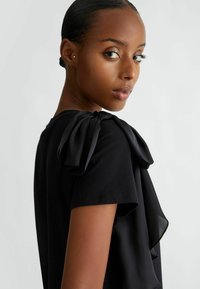LIU JO WITH RUCHING - T-shirt con stampa - black
