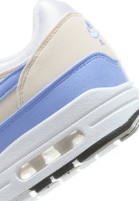 Nike Sportswear AIR MAX - Tenisice - white royal pulse phantom black