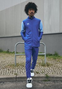 Under Armour CHALLENGER - Tuta - tech blue/white