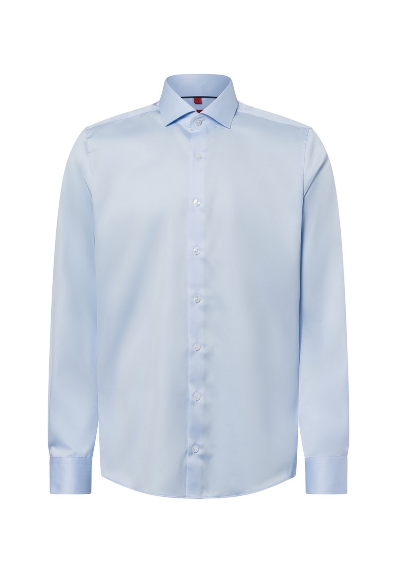 Camicia a maniche lunghe di colore blu chiaro realizzata in tessuto morbido. Presenta un colletto a punta, chiusura con bottoni e polsini con un bottone. Design ordinato e su misura.