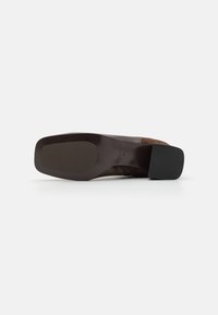 Coccinelle Klasszikus bokacsizmák - dark brown