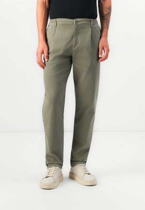 ADHANN - Chino - lichen green